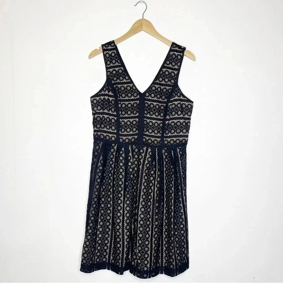 Loft Black Lace Overlay Sleeveless Dress Size 10 NWT - Picture 2 of 7